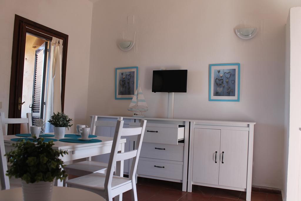 Apartamento La Marmorata Vacation House Santa Teresa Gallura Habitación foto